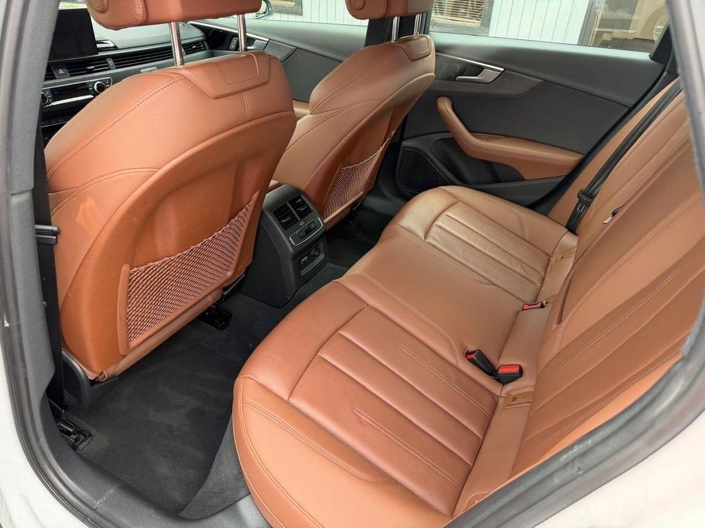Audi A4 Premium Plus 45 TFSI quattro 2024