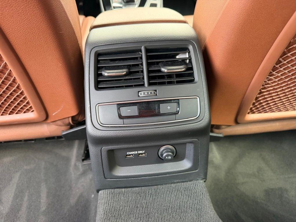 Audi A4 Premium Plus 45 TFSI quattro 2024
