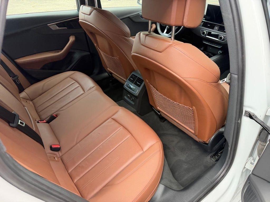 Audi A4 Premium Plus 45 TFSI quattro 2024