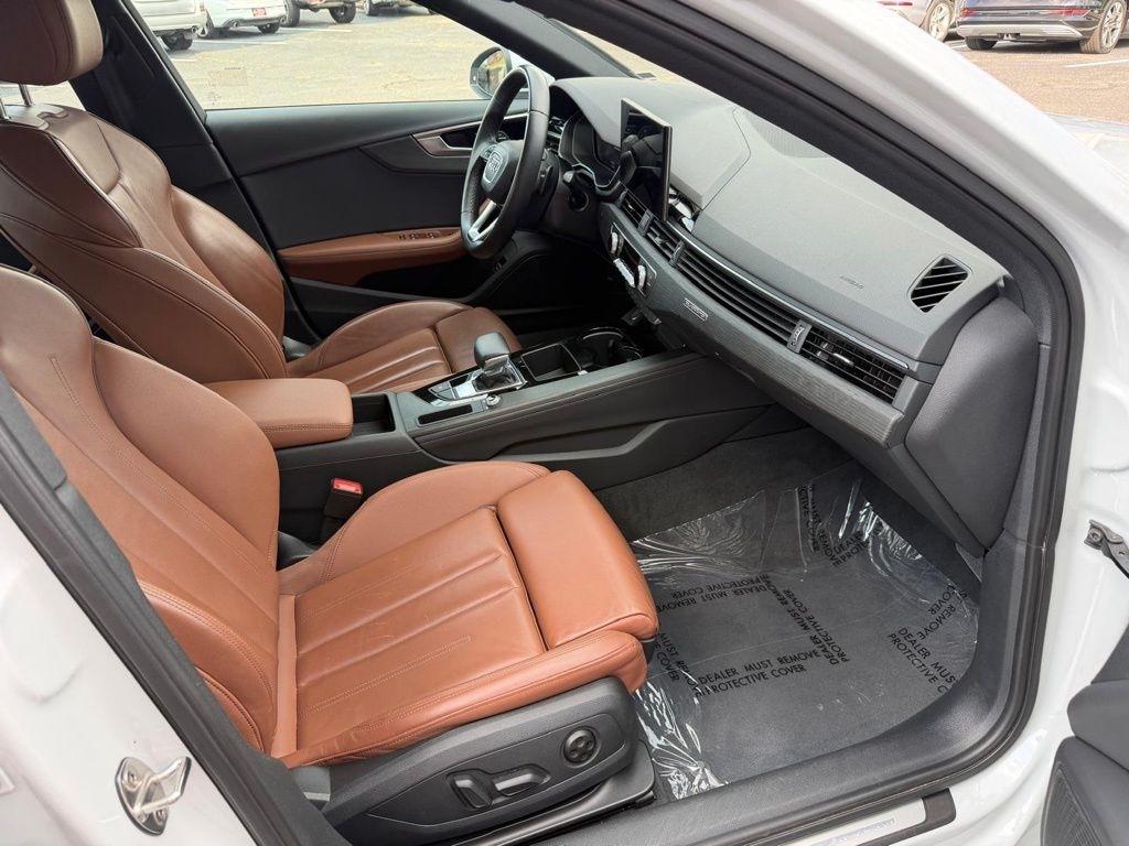 Audi A4 Premium Plus 45 TFSI quattro 2024