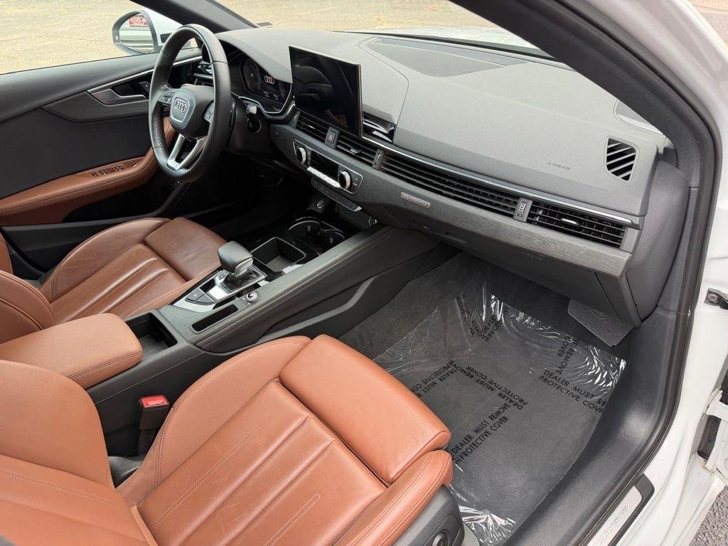 Audi A4 Premium Plus 45 TFSI quattro 2024
