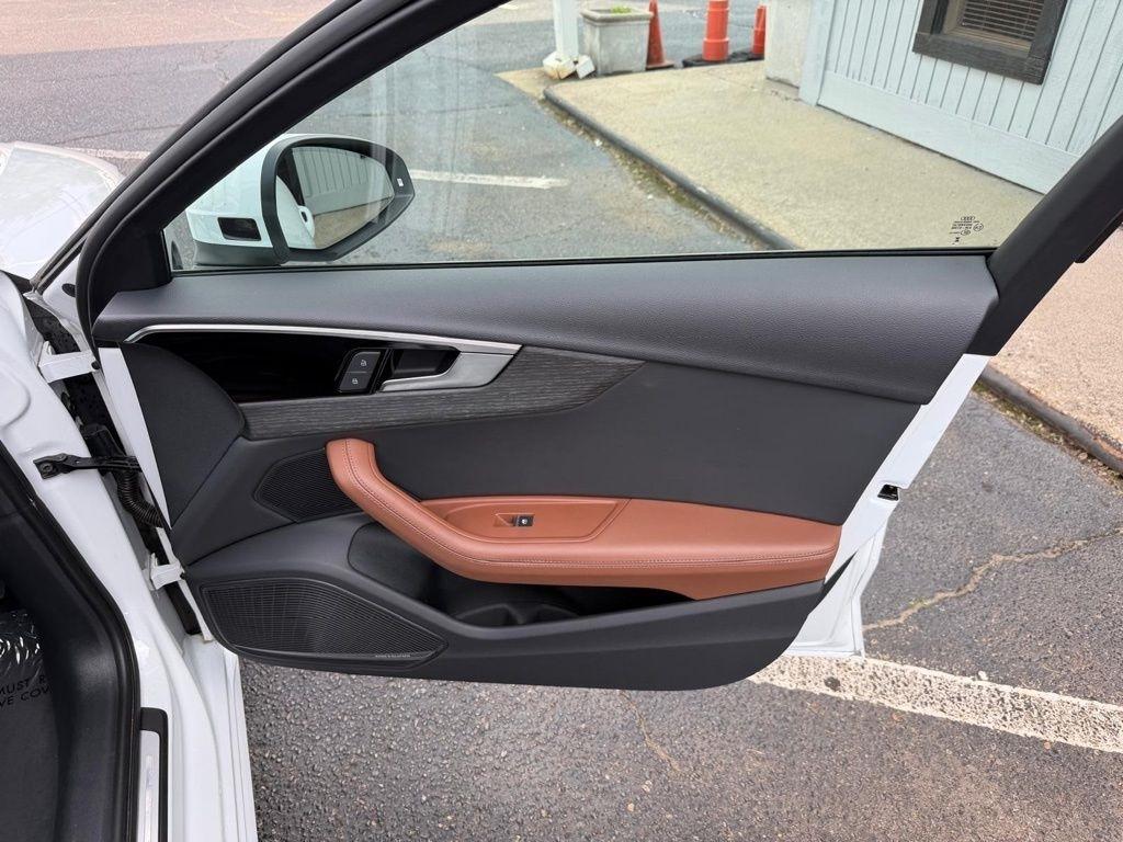 Audi A4 Premium Plus 45 TFSI quattro 2024