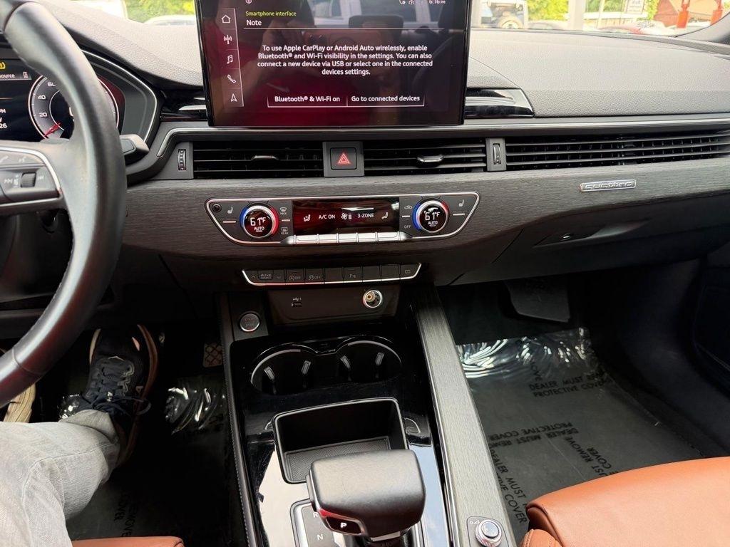 Audi A4 Premium Plus 45 TFSI quattro 2024