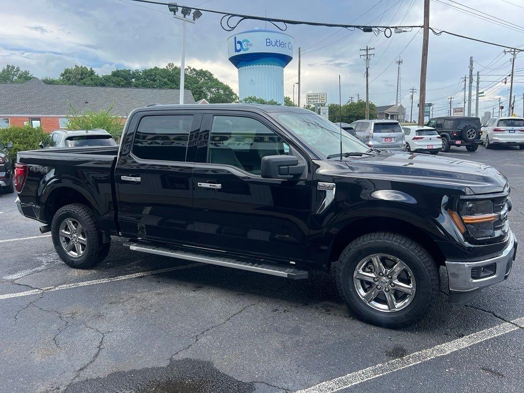 Ford F-150 XLT SuperCrew 4WD 2025