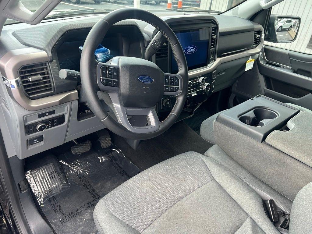 Ford F-150 XLT SuperCrew 4WD 2025
