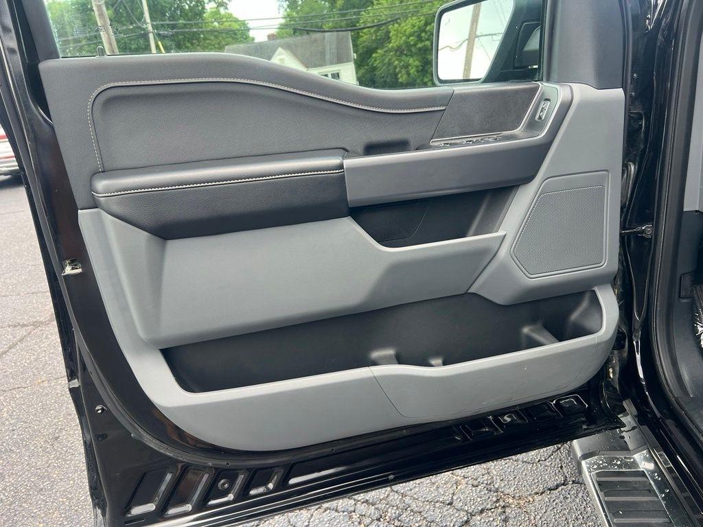 Ford F-150 XLT SuperCrew 4WD 2025