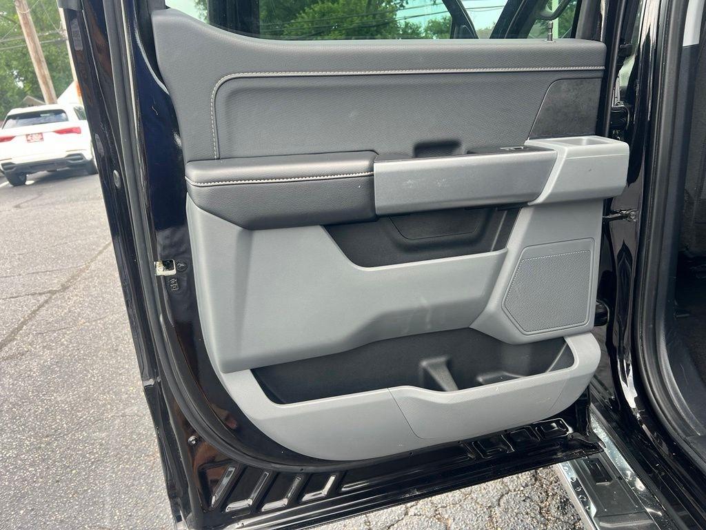 Ford F-150 XLT SuperCrew 4WD 2025