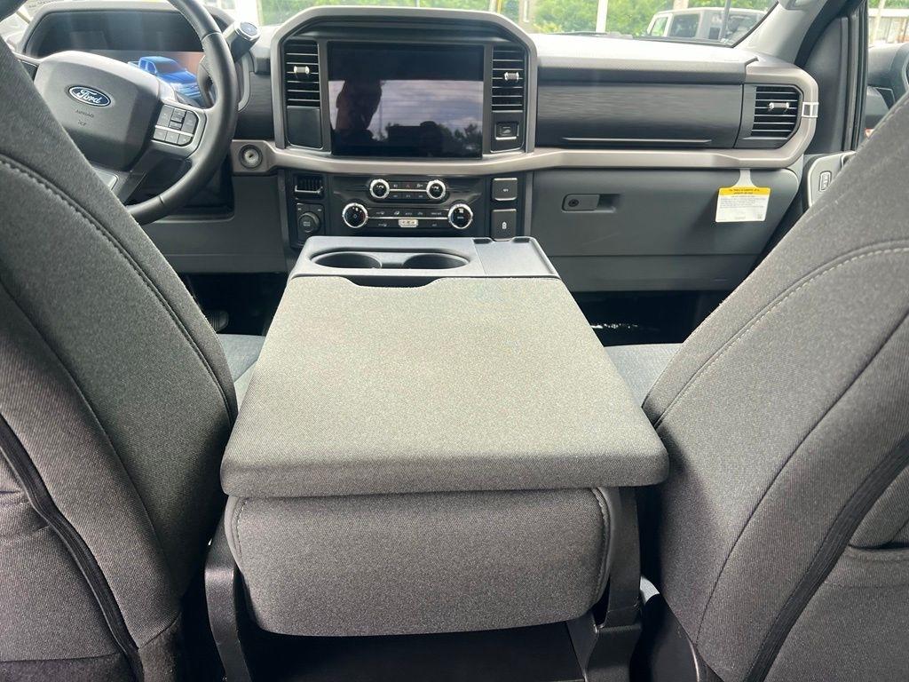 Ford F-150 XLT SuperCrew 4WD 2025