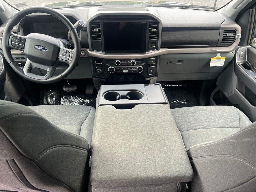 Ford F-150 XLT SuperCrew 4WD 2025