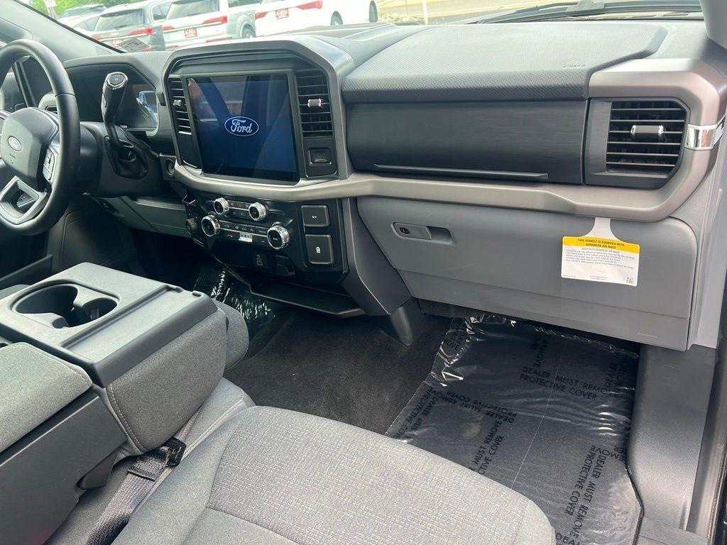 Ford F-150 XLT SuperCrew 4WD 2025