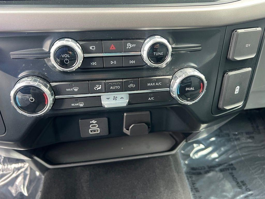 Ford F-150 XLT SuperCrew 4WD 2025