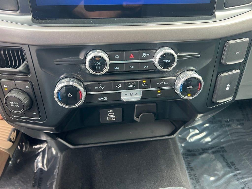 Ford F-150 XLT SuperCrew 4WD 2025