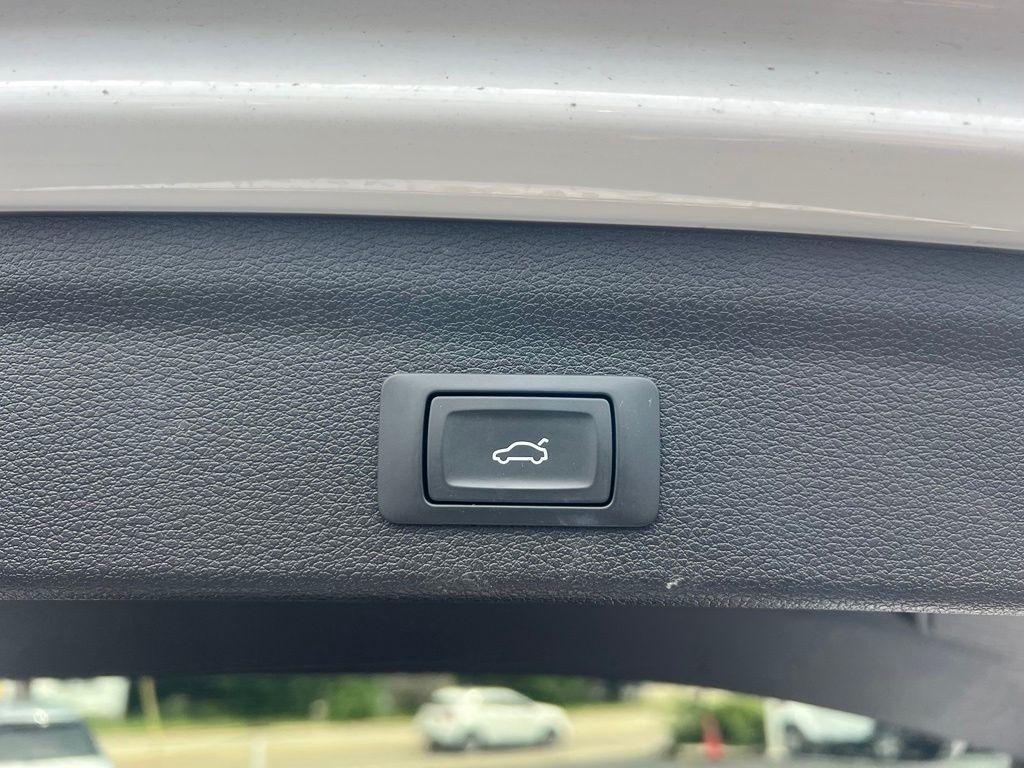Audi Q3 S line Premium quattro 2025