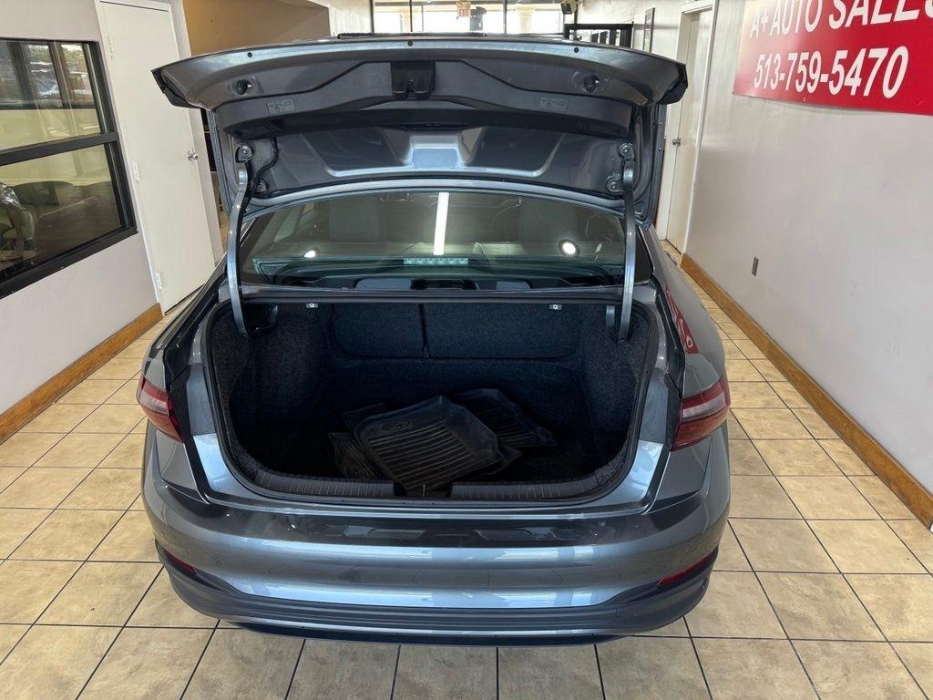 Volkswagen Jetta S 2024