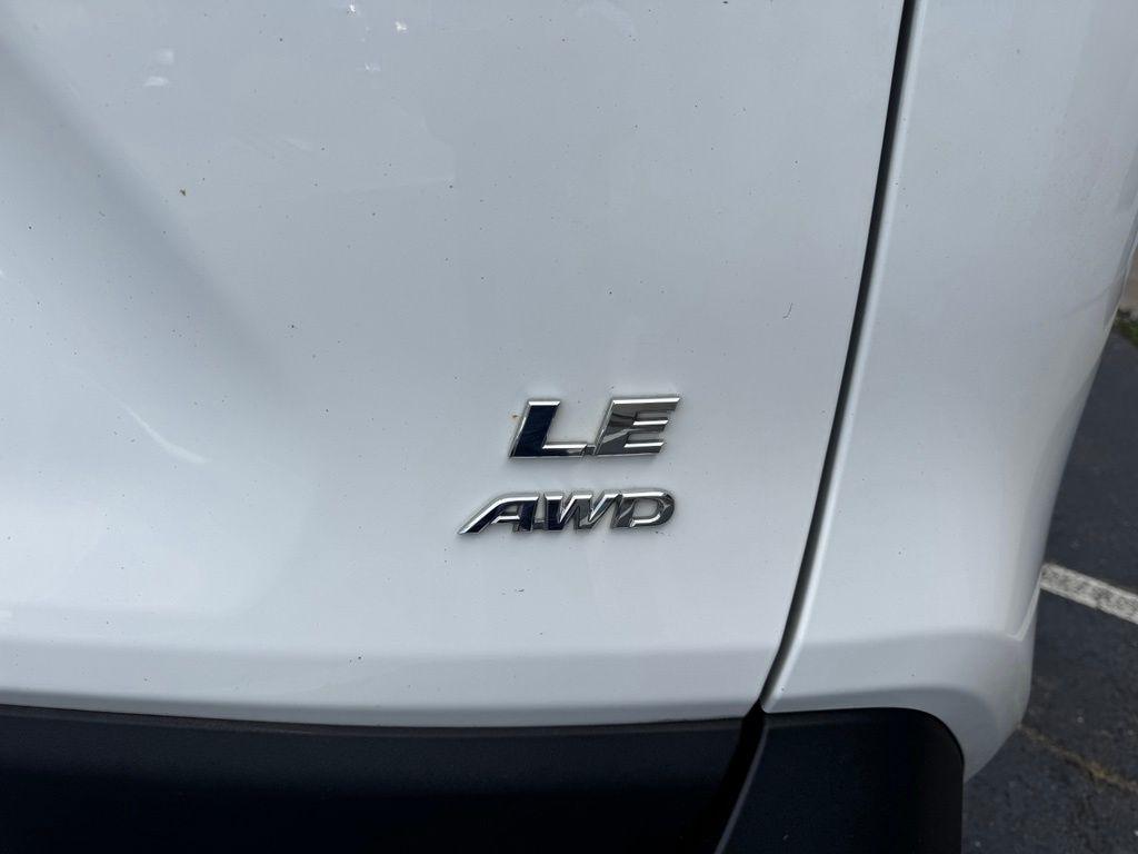 Toyota RAV4 LE AWD 2023