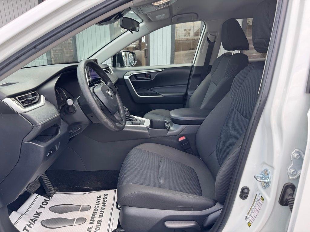 Toyota RAV4 LE AWD 2023
