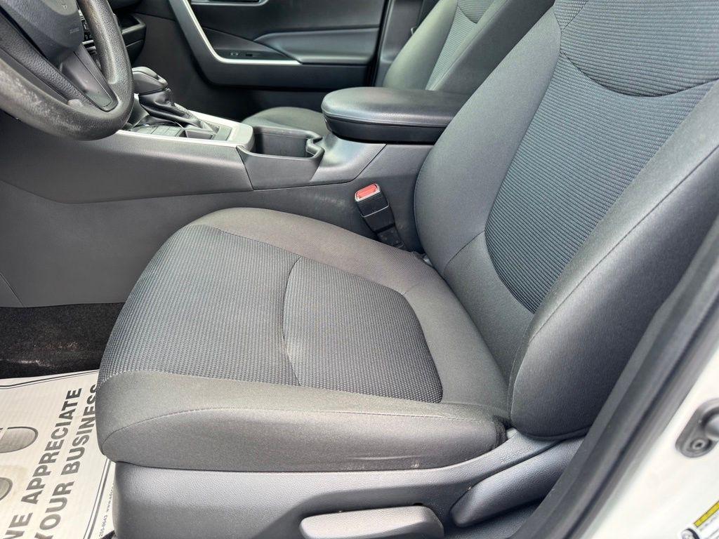 Toyota RAV4 LE AWD 2023