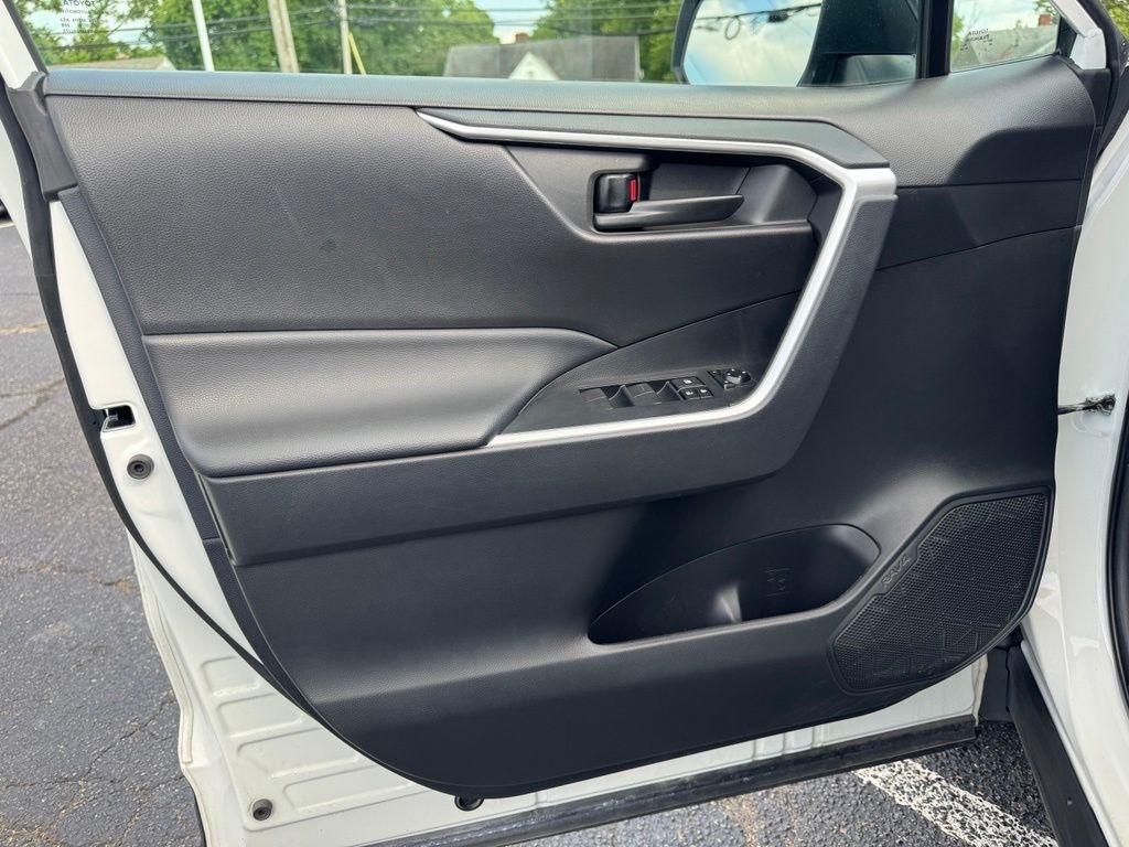 Toyota RAV4 LE AWD 2023