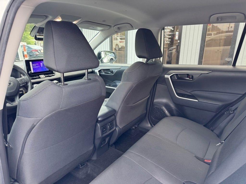 Toyota RAV4 LE AWD 2023