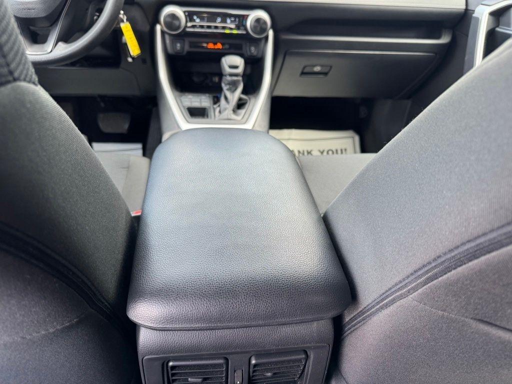Toyota RAV4 LE AWD 2023