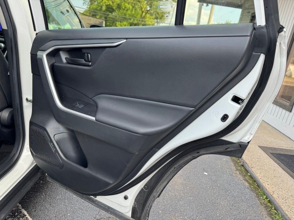 Toyota RAV4 LE AWD 2023