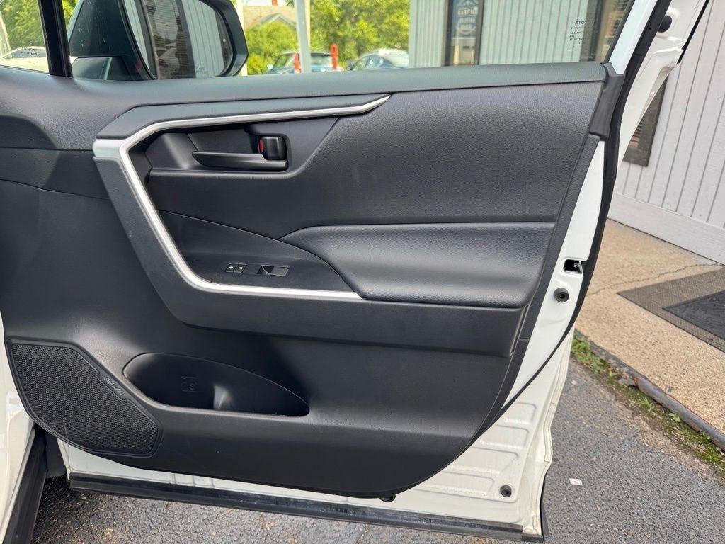 Toyota RAV4 LE AWD 2023
