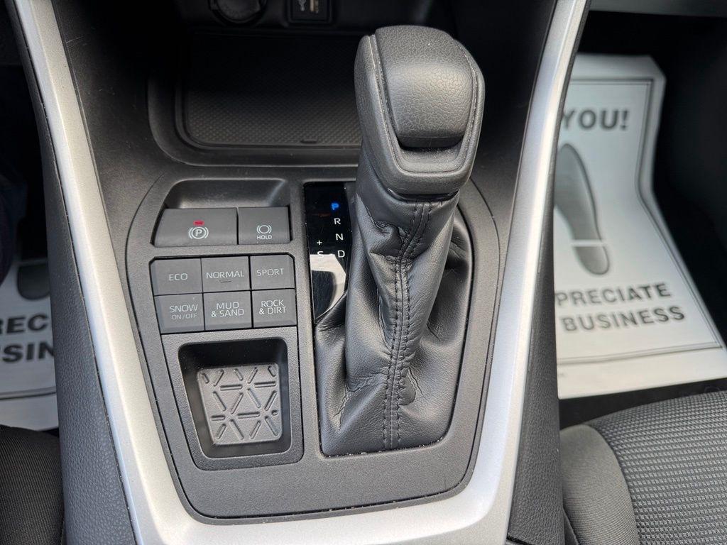 Toyota RAV4 LE AWD 2023