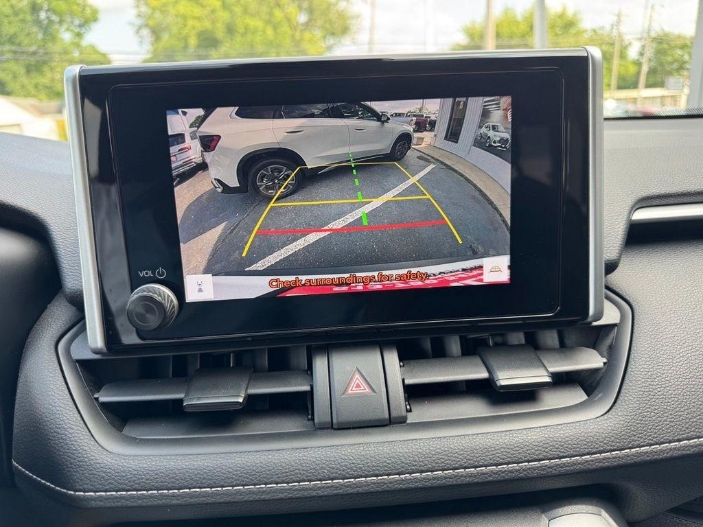 Toyota RAV4 LE AWD 2023
