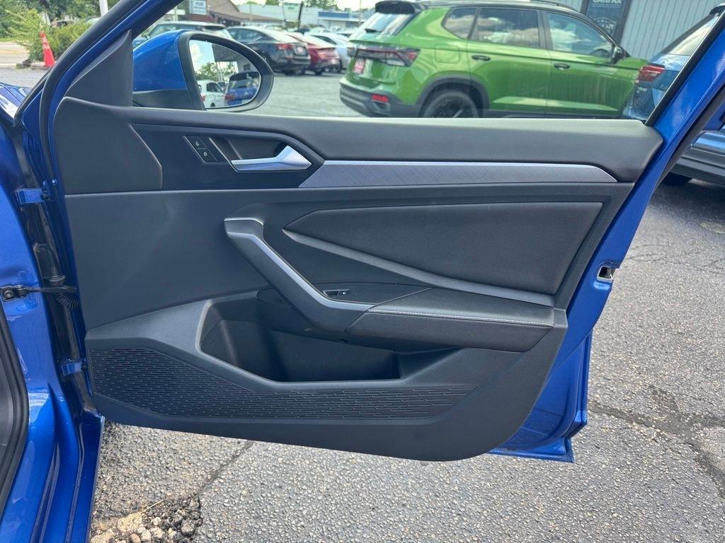 Volkswagen Jetta SE 2024