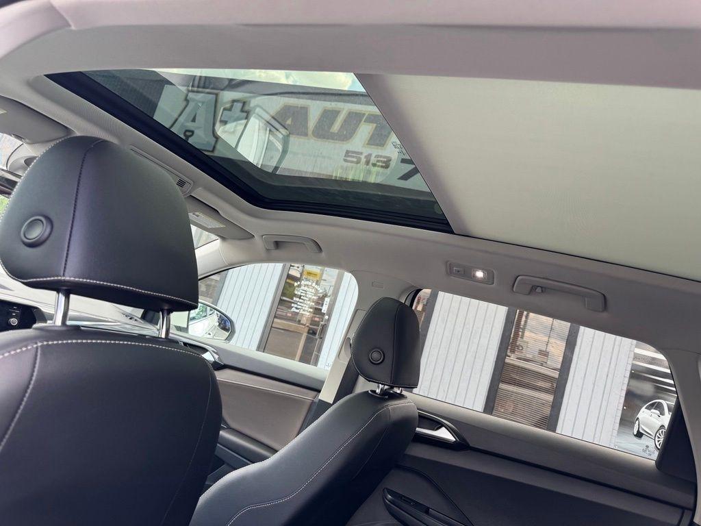 Volkswagen Taos SEL 4MOTION 2023