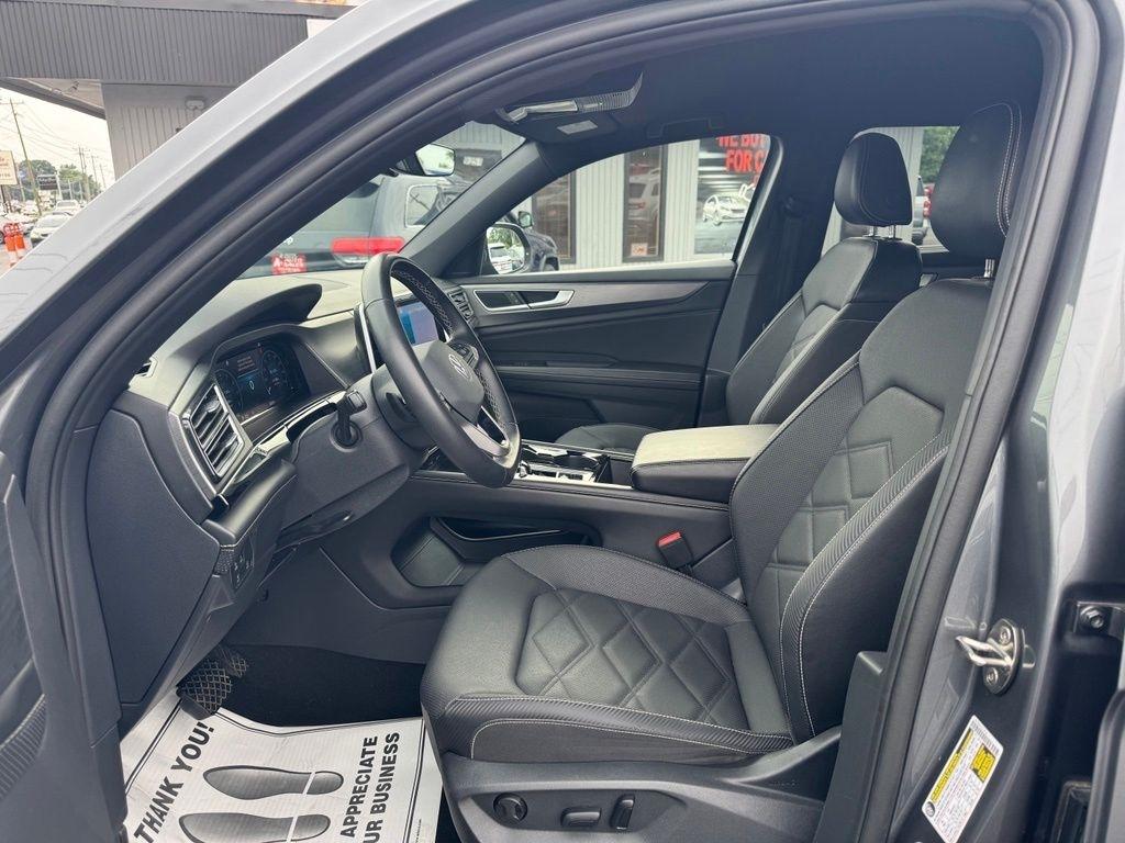 Volkswagen Atlas Cross Sport SE w/Technology AWD 2024
