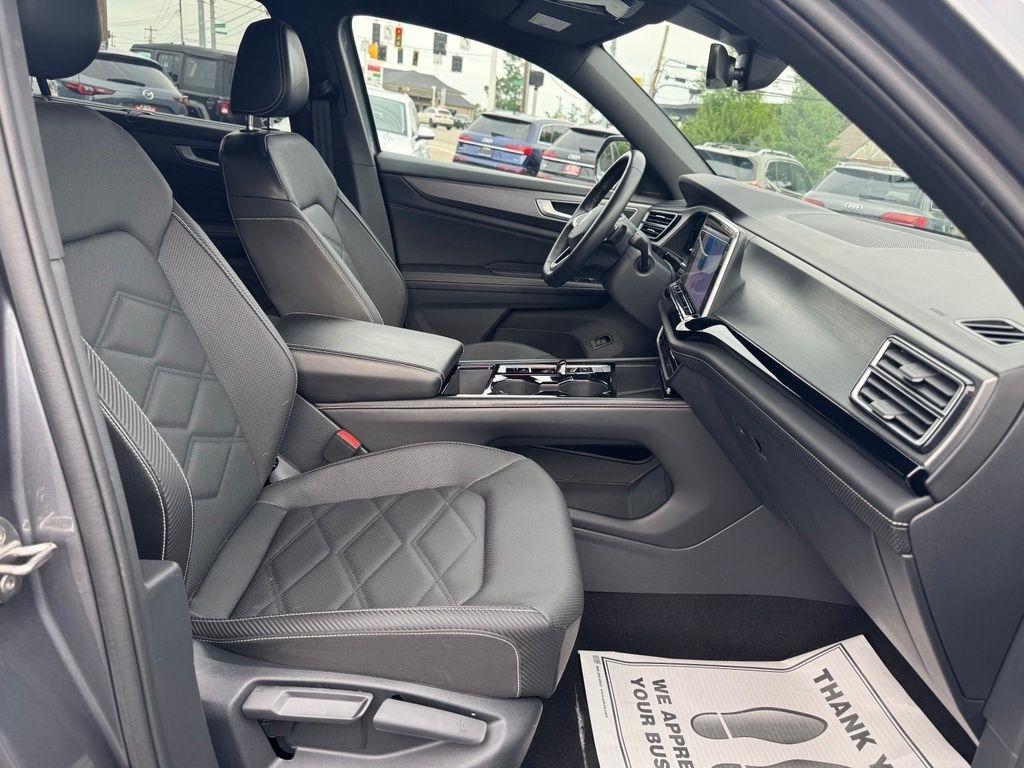 Volkswagen Atlas Cross Sport SE w/Technology AWD 2024