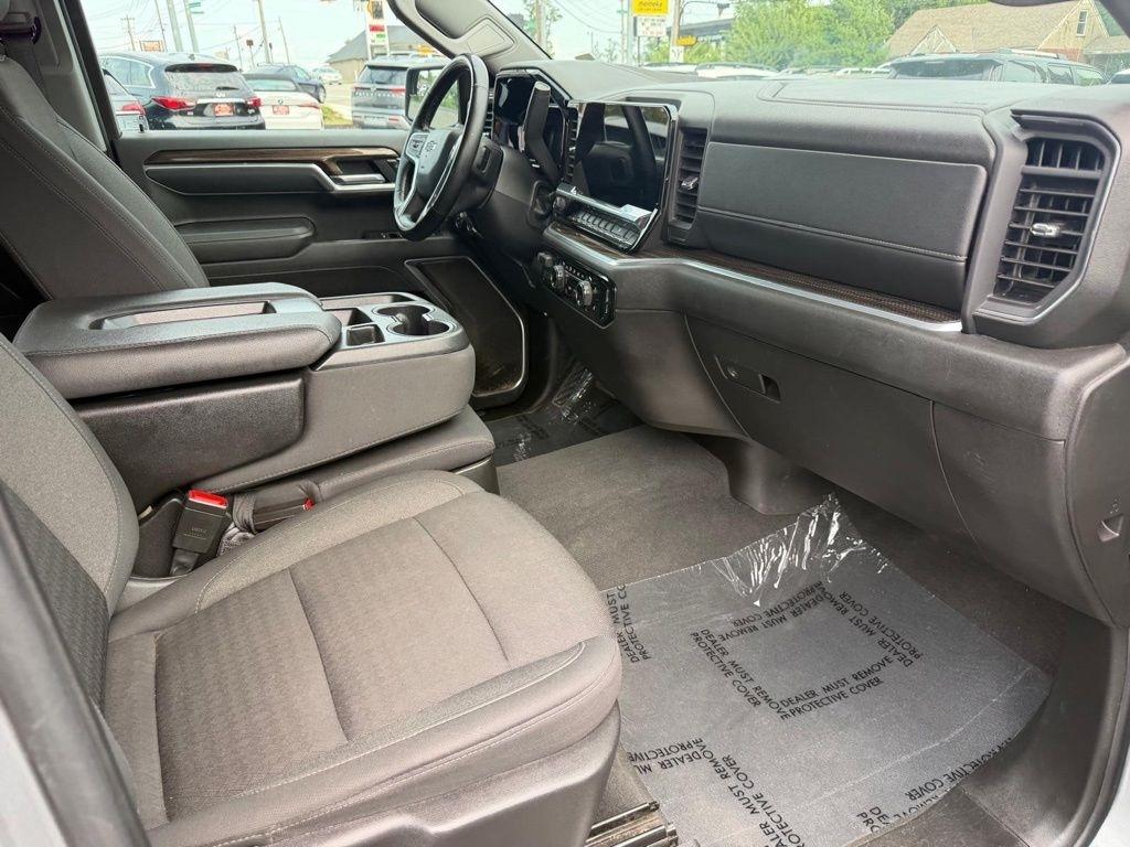 Chevrolet Silverado 1500 RST Crew Cab 4WD 2026