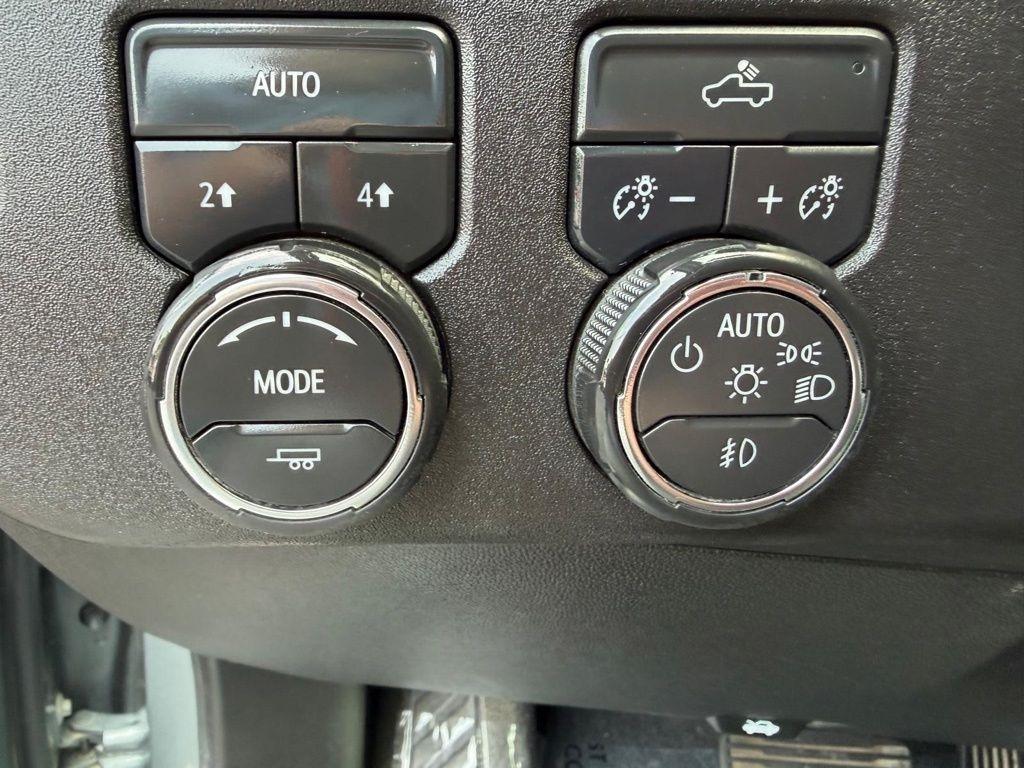 Chevrolet Silverado 1500 RST Crew Cab 4WD 2026