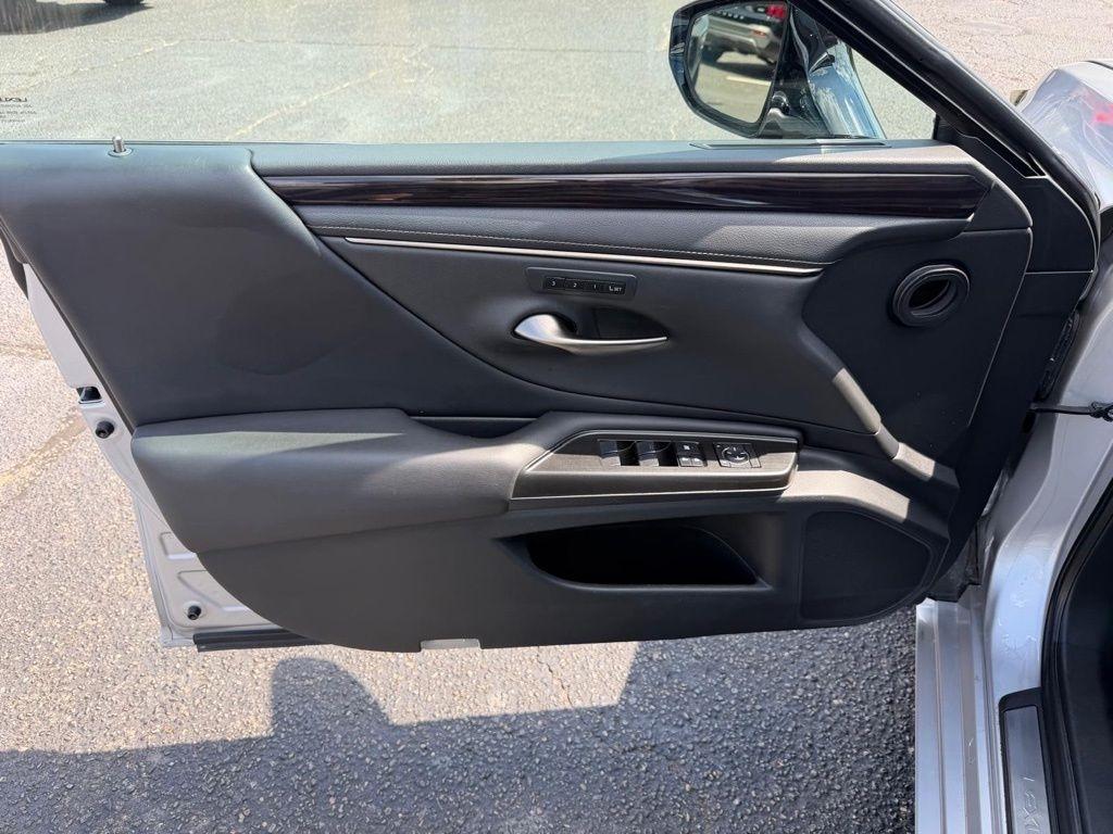 Lexus ES 350 Luxury 2019
