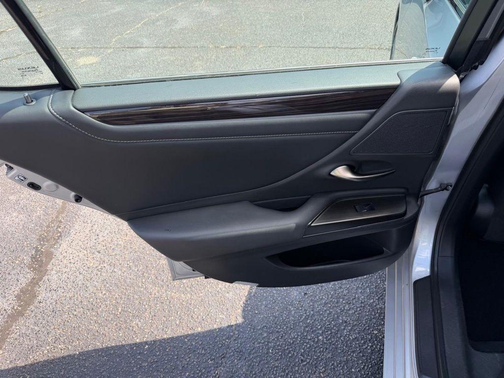 Lexus ES 350 Luxury 2019