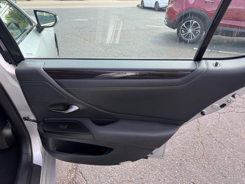 Lexus ES 350 Luxury 2019
