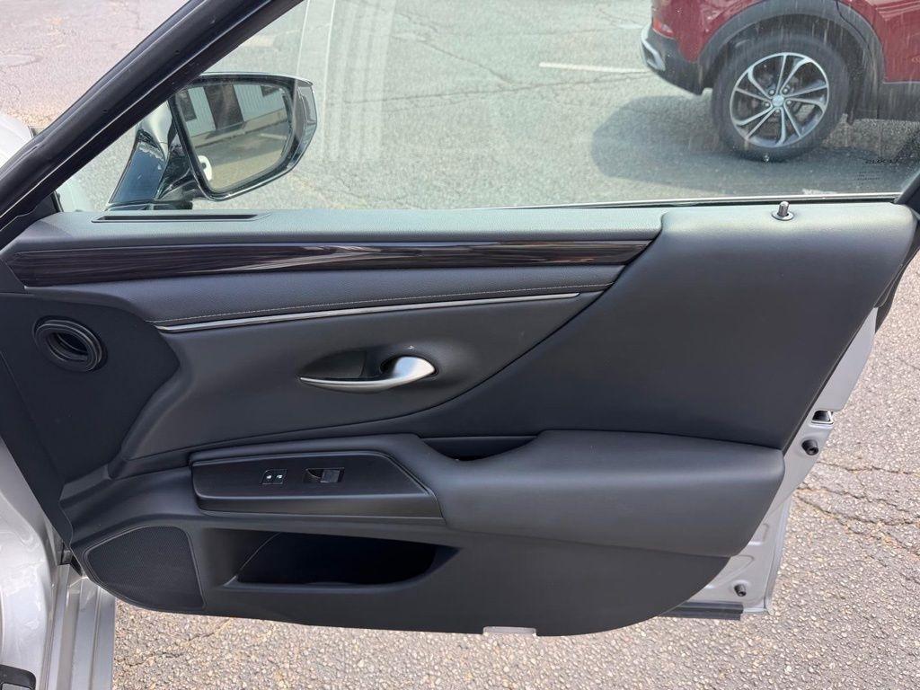 Lexus ES 350 Luxury 2019