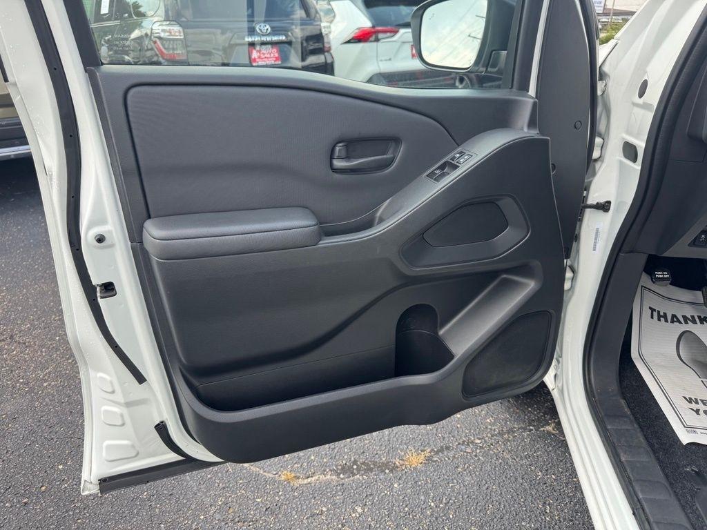Nissan Frontier S King Cab 4WD 2024