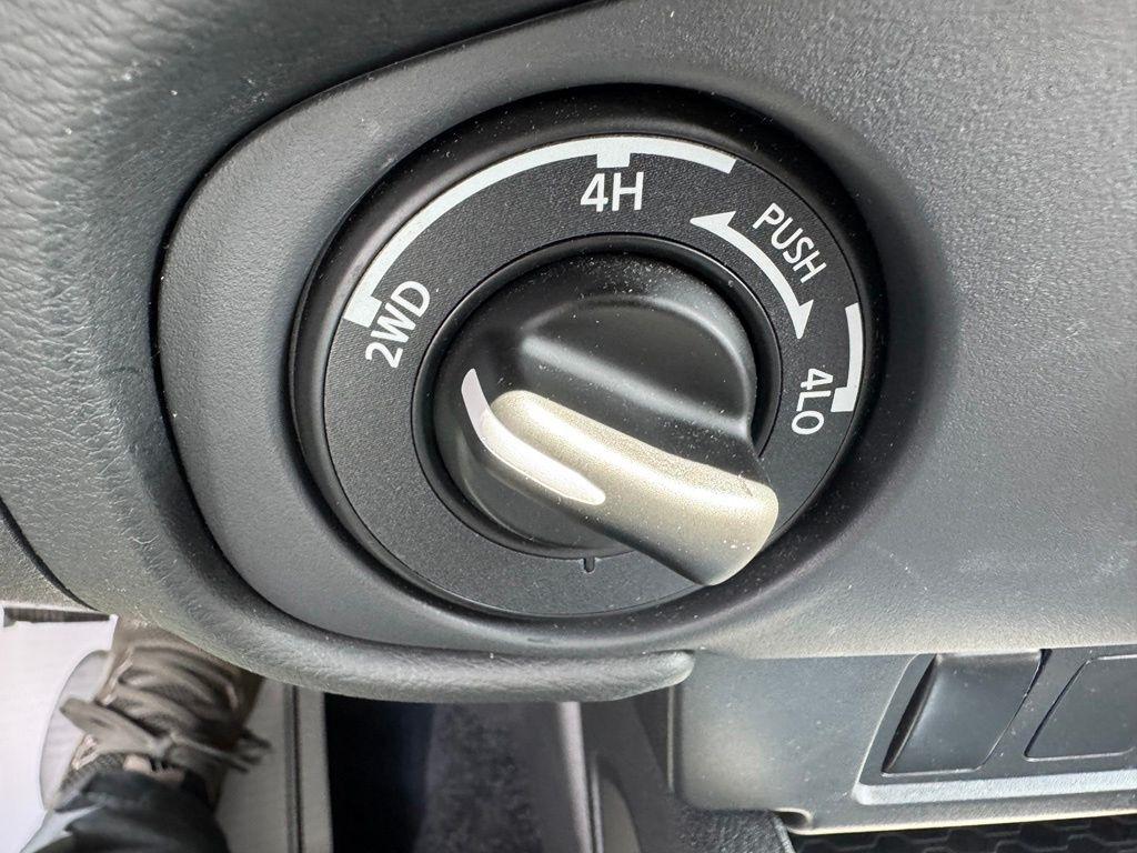 Nissan Frontier S King Cab 4WD 2024