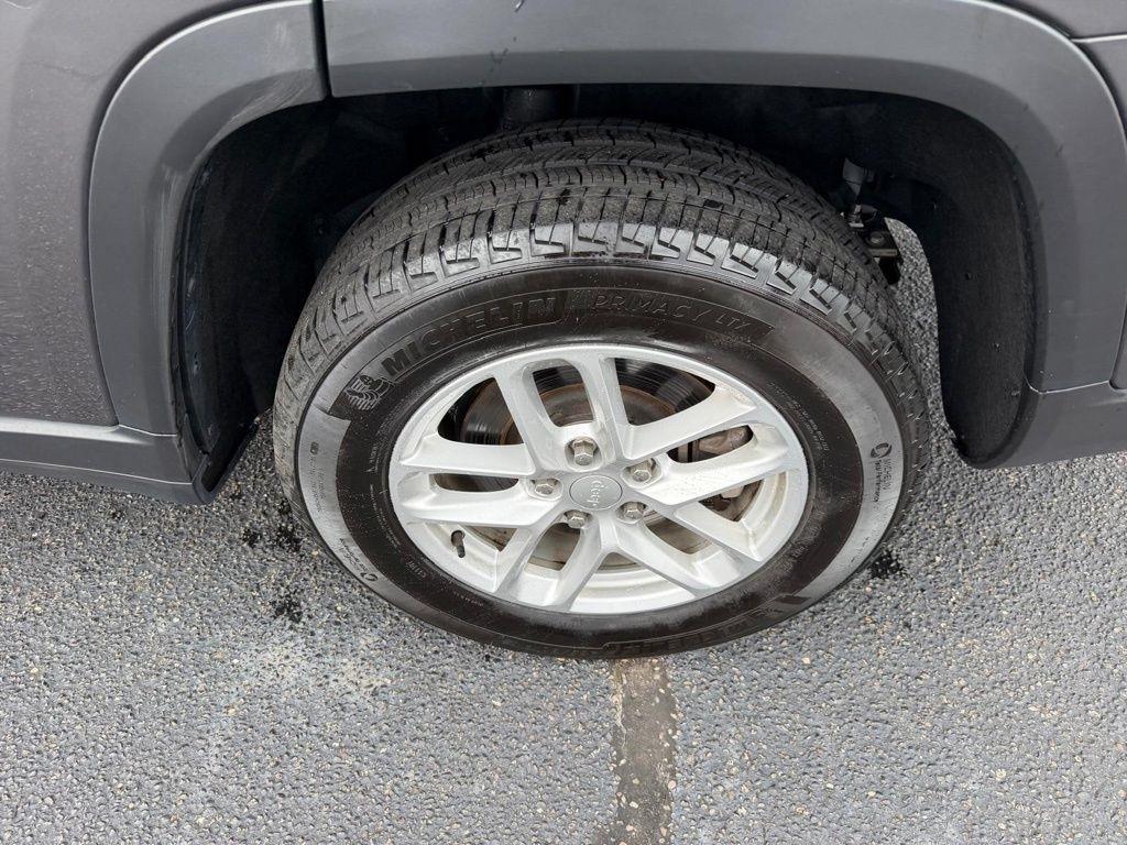 Jeep Grand Cherokee L Laredo 4WD 2023