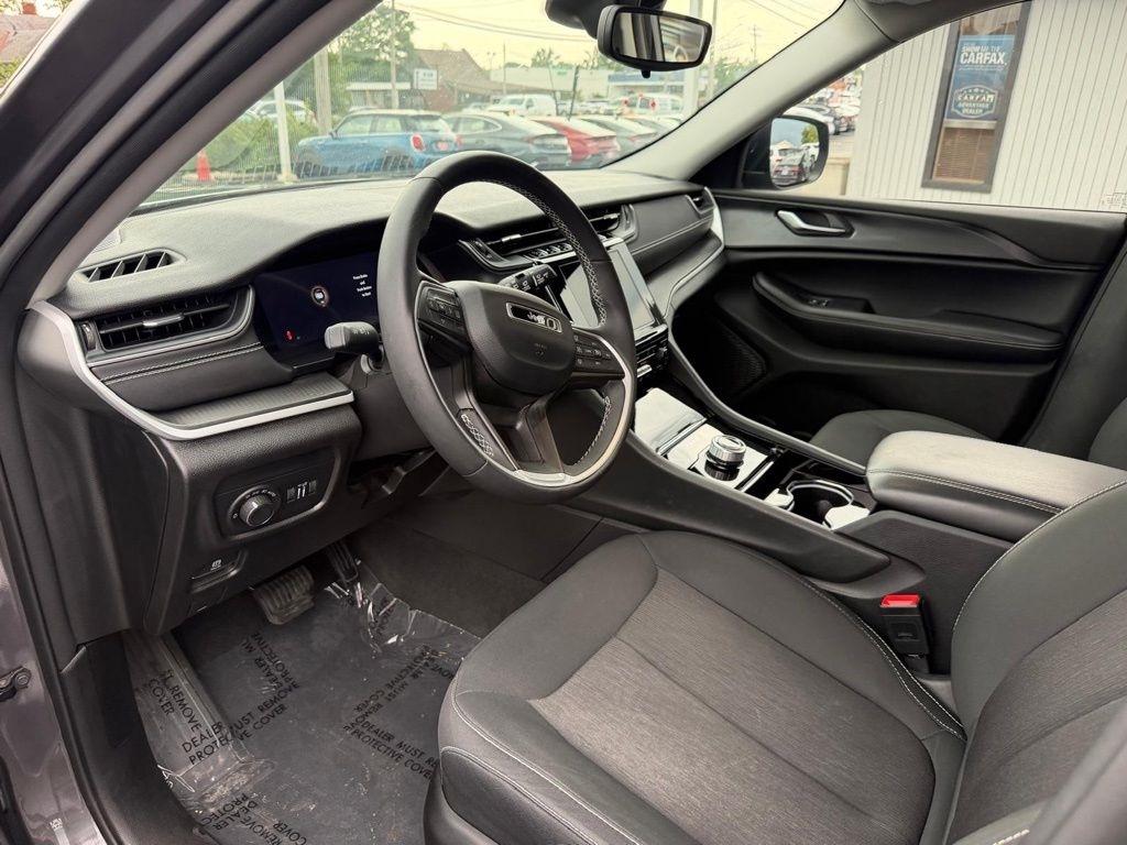 Jeep Grand Cherokee L Laredo 4WD 2023