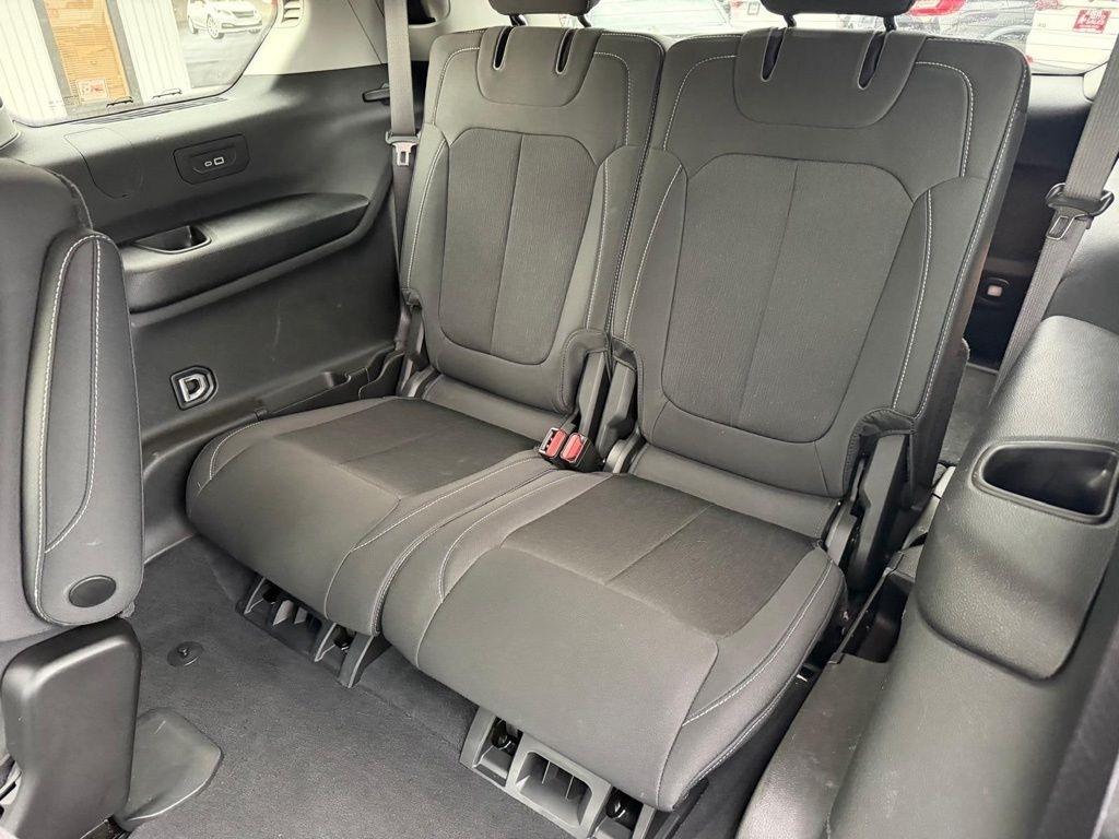 Jeep Grand Cherokee L Laredo 4WD 2023
