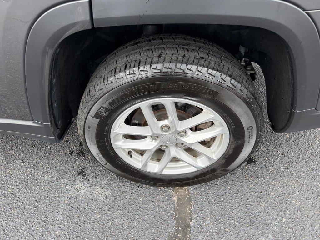 Jeep Grand Cherokee L Laredo 4WD 2023