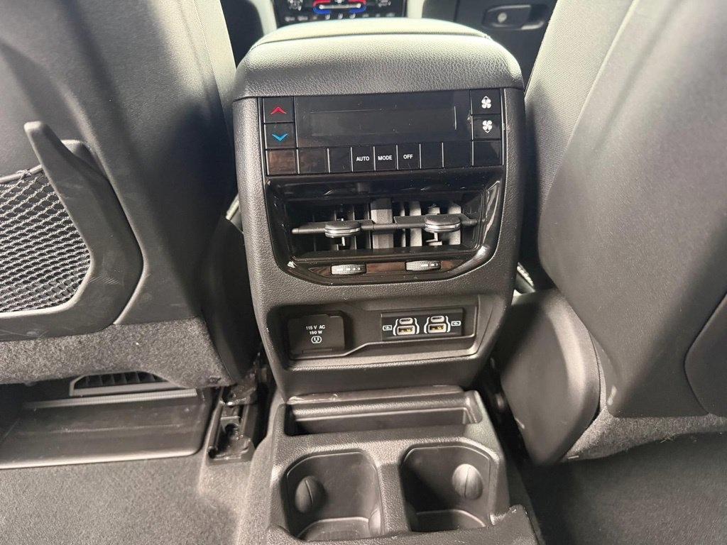 Jeep Grand Cherokee L Laredo 4WD 2023