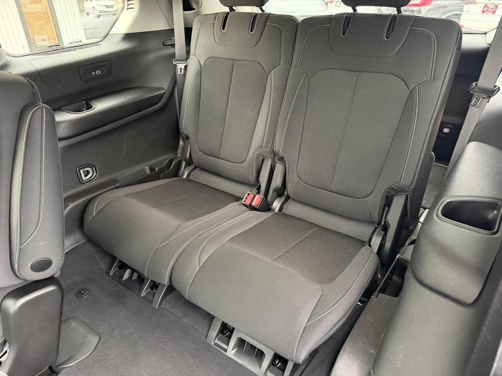 Jeep Grand Cherokee L Laredo 4WD 2023