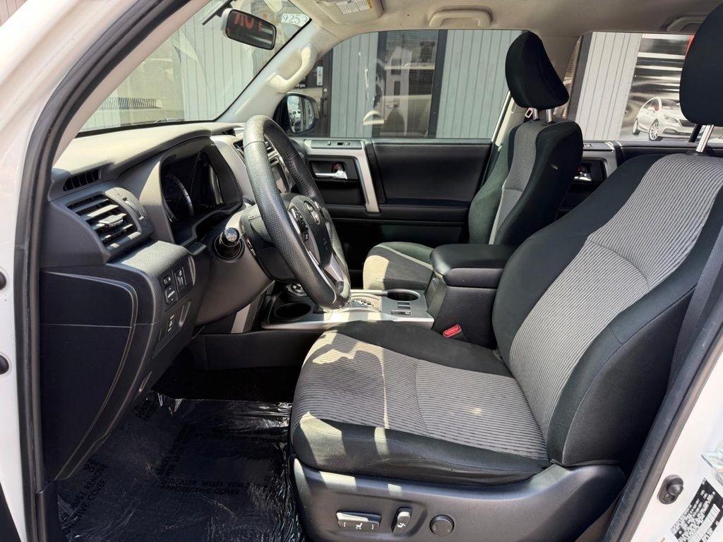 Toyota 4Runner SR5 4WD 2018