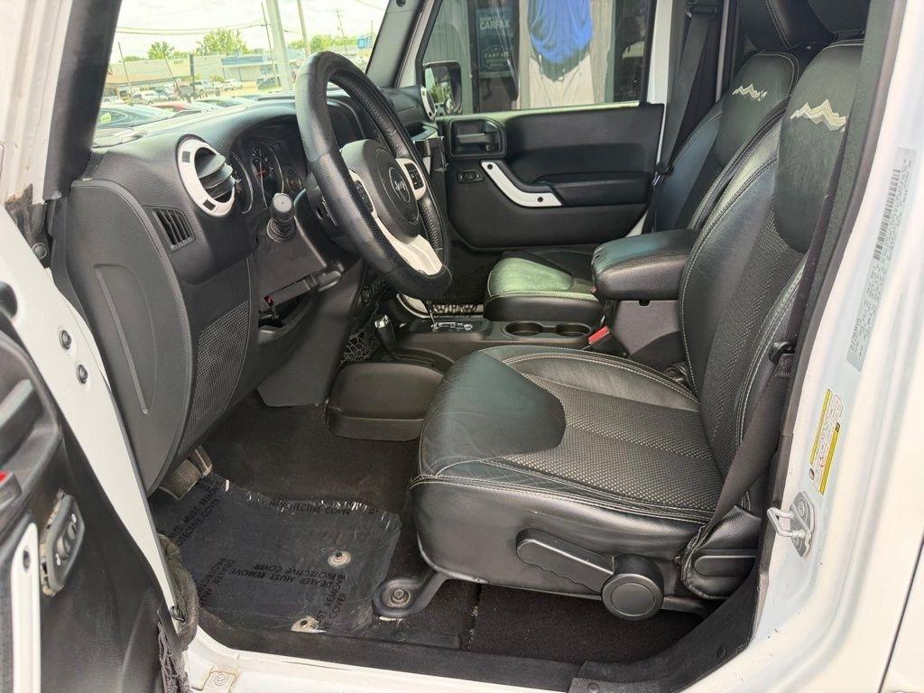 Jeep Wrangler Unlimited Sahara 4WD 2015