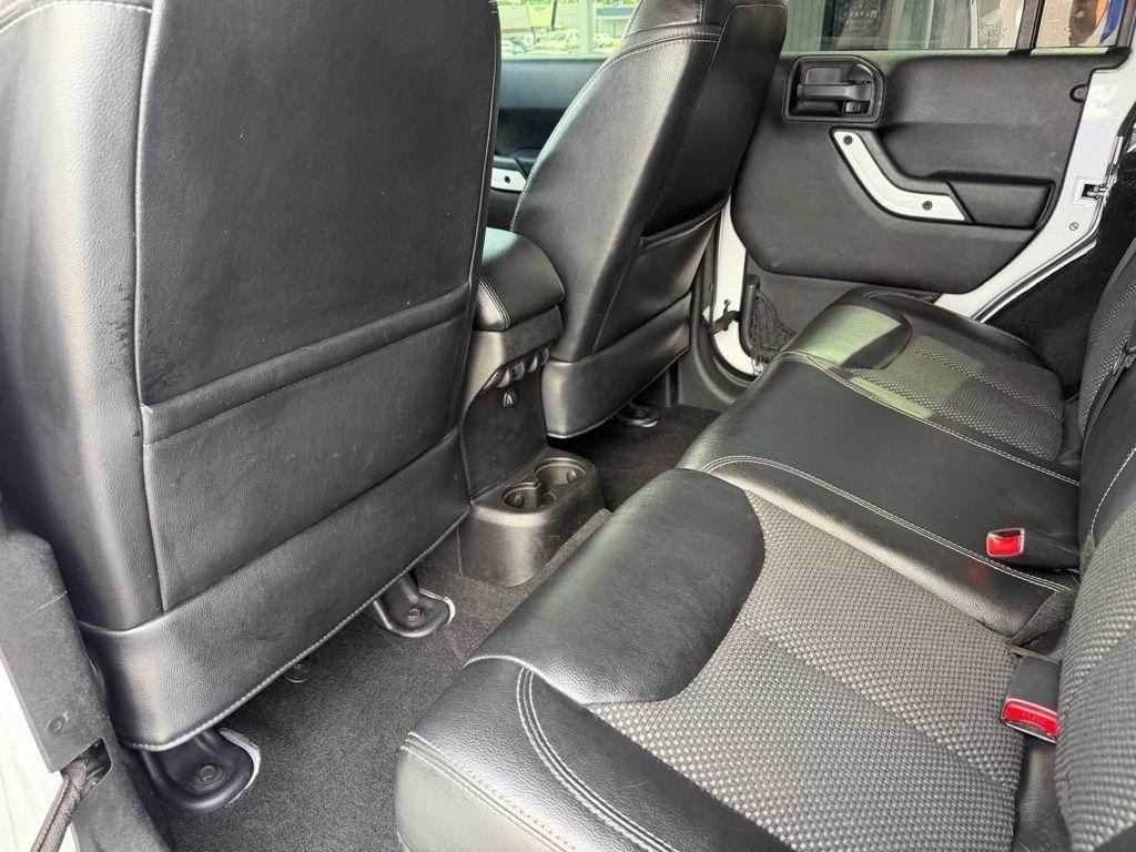 Jeep Wrangler Unlimited Sahara 4WD 2015