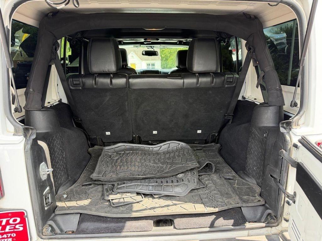 Jeep Wrangler Unlimited Sahara 4WD 2015